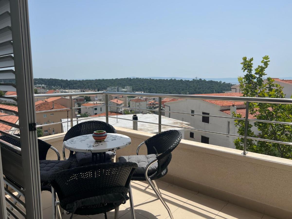 Apartment Lucija - Cozy Flat In The City Center With A Sea View & Parking Makarska Dış mekan fotoğraf