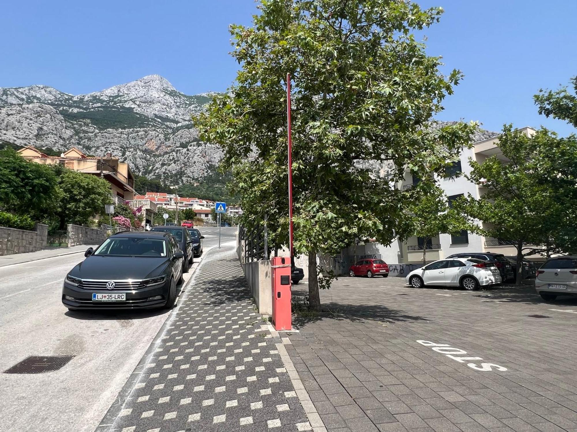 Apartment Lucija - Cozy Flat In The City Center With A Sea View & Parking Makarska Dış mekan fotoğraf