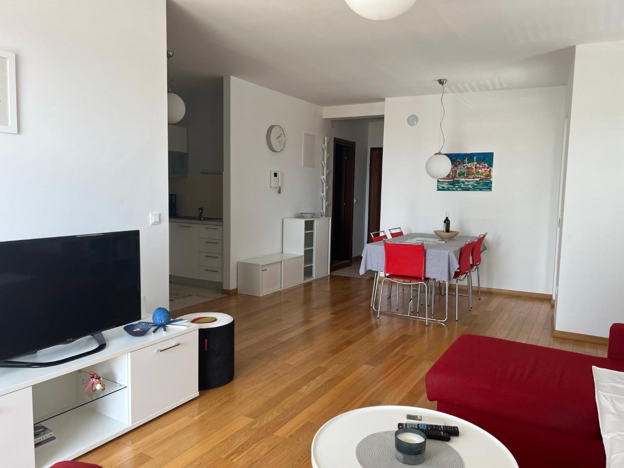 Apartment Lucija - Cozy Flat In The City Center With A Sea View & Parking Makarska Dış mekan fotoğraf